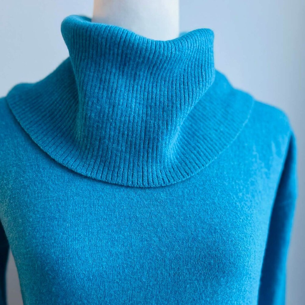 Cynthia Rowley Teal Extrafine Merino Wool Cowl Neck Sweater w/ Rib Panels – US S